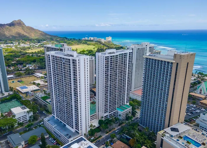Fabulous Diamond Head & Ocean View Condo With Free Parking